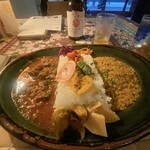 本と喫茶のゲンショウシャ - 