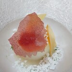 Haruka Murooka - 淡路島産新玉ねぎのムースとにんじんのチュイル