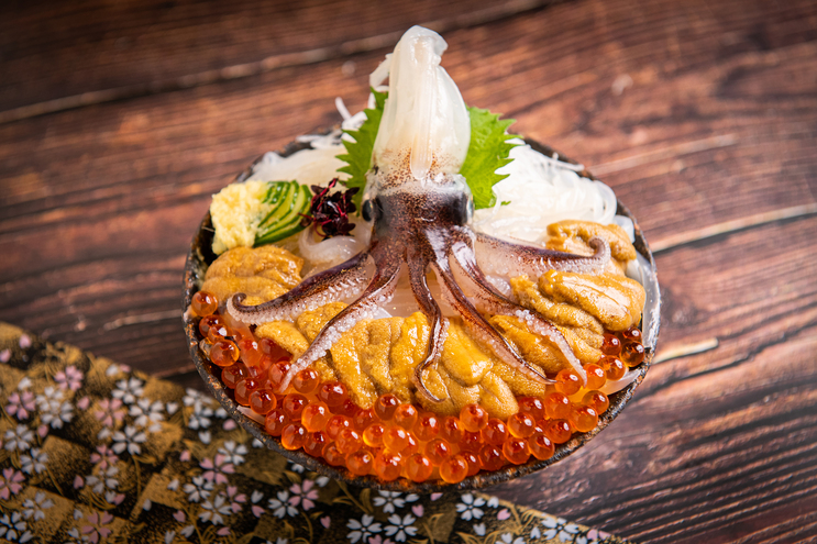 メニュー写真 : うに専門店 世壱屋 函館魚まさ店 - 中央病院前/海鮮丼