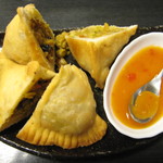 ネパール家庭料理 ホワイトヒマラヤ - サモサ　￥500