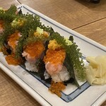 磯丸水産 - 一口贅沢　こぼれ寿司（海ぶどうのせ）¥989