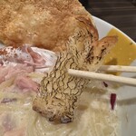 塩生姜らー麺専門店 MANNISH - さっと炙ったパンはクロワッサンのような風味