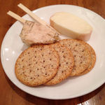 ITALIAN BAR BASIL - チーズ（２種盛り）