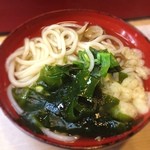 冨士寿司 - にぎりランチ頼んだら、いきなりうどん出てきた。