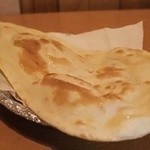 NAMASTE INDIAN RESTAURANT - ほんのり甘～いふっくらとてもおいしいナンです。中のふんわり感、表面のパリッとした歯ざわり、両方が楽しめます！