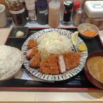 嬉嬉豚とんかつ 「君に、揚げる。」 池袋本店 - 