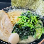 横浜家系ラーメン すずき家 - 