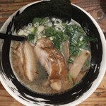 Membahamatora - 鶏塩そば860円　柔蒸豚チャーシュートッピング