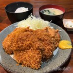 かつ進 - イカとヒレの盛り合わせ定食