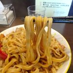 ラーメンイエロー 御徒町店 - ラーメン（並／豚２枚）950円（野菜マシ、あぶらマシ）