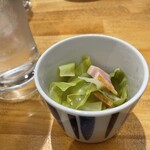 大衆すし酒場 不二子 - お通し（席料） 440円