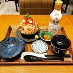 渋谷 牡蠣屋 - 牡蠣と海鮮盛丼全体