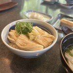 梅の花 - 湯葉のあんかけごはん