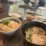 梅の花 - 左　湯葉のあんかけごはん　　右　湯葉吸い物