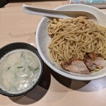 麺匠ようすけ 鶏煮亭 - 