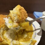 名物 万代そば - 大きなポテトコロッケが乗ってます。