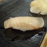 鮨 波やし - ［４回目］平目の昆布締めの握り