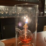 アイニーク - 暖を取る為ではなく，ワインの状態を見るためのランプですよ