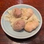 中華蕎麦にし乃 - 皿ワンタン(肉2個、海老2個)