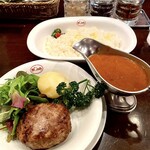 ステーキ＆ワイン　神房 - 黒毛和牛100%ハンバーグカレー　サラダ、じゃがいも付き