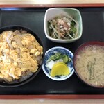 桃山食堂 - かつ丼（税込850円）
