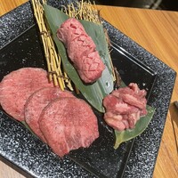 中目黒焼肉 登牛門 - 