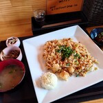 GOHAN-YA あたしんち - 大盛り納豆チャーハンプレート 1,500円(税込)。