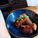 GOHAN-YA あたしんち - 大盛り納豆チャーハンプレート 1,500円(税込)豚の角煮。