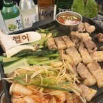Korean Dining CHORO - サムギョプサル