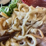 くじら食堂 - すするとピロロと音がなりそうな麺