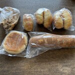 ベーカリー　夢工房 - 左上は無料サービス