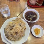 新雅 - チャーハン800円