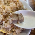 新雅 - ごろごろチャーシューがいっぱい入っているよ