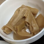 白龍ラーメン - 小鉢は淡竹(ﾊﾁｸ)の煮物