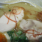 麺匠 桂邸 - ２－３）味玉入り　濃厚　鶏白湯らーめん（８５０円）の鶏チャーシュー