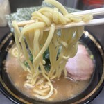 横濱家系ラーメン 勝鬨家 - 麺リフト