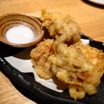 個室と海の台所 虎魚 - 銘柄鶏天ぷら　880円