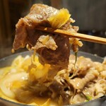 大衆すき焼き北斗 - 肉は少し固め だけど味が美味しいし 安いので全然気になりません