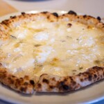 イタリア料理 ベルコルノ - 2024.4 クワトロ・フォルマッジ～蜂蜜添え～