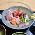 魚や 翻車魚丸 - お刺身盛り合わせ定食