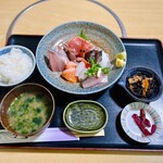 魚や 翻車魚丸 - お刺身盛り合わせ定食