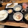 Miraku - 焼魚刺身定食　鯖の塩焼きでした♪