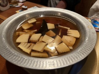 Gyosai Diya Tahei - 牛鍋の準備。筍？昆布？　たへいなので絶対に旨いことは約束されているが…