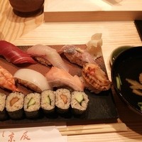 京辰 アークヒルズサウスタワー店 - ランチ:にぎり7貫