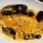 イタリア食堂 Ricco 21 - 活〆鮮魚のアクアパッツァ魚貝トマト風味のブイヤベース(本日の鮮魚)