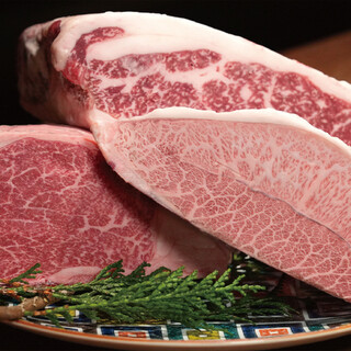 Please enjoy carefully selected high quality and healthy domestic Japanese black beef.