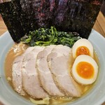 横浜ラーメン 渡来武 - 