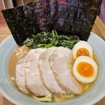 横浜ラーメン 渡来武 - 