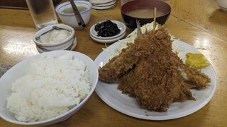 とんかつ いちかつ - 鯵，烏賊フライと串かつのミックスセット