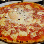 Pizzeria Romana Gianicolo - ビスマルク（切り分け前）